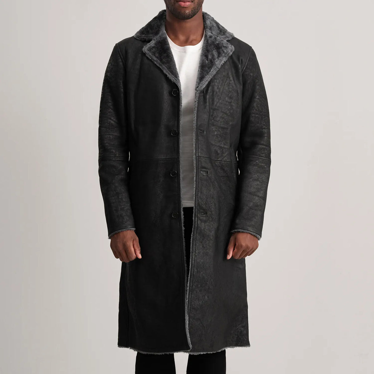 
Kolby Distressed Black Shearling Long Coat in Distressed Black Sheepskin Snuffed - 正面版型与定制立体剪裁轮廓 | 官方商城选购