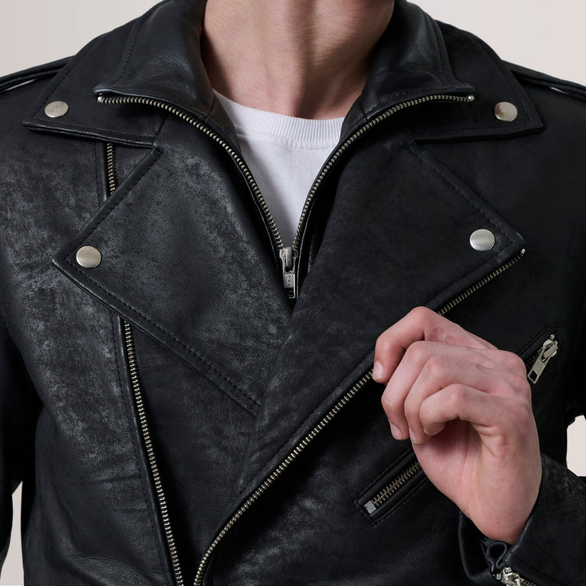 
内衬展示 Showing Quilted Polyester Lining & 内部双侧实用暗袋