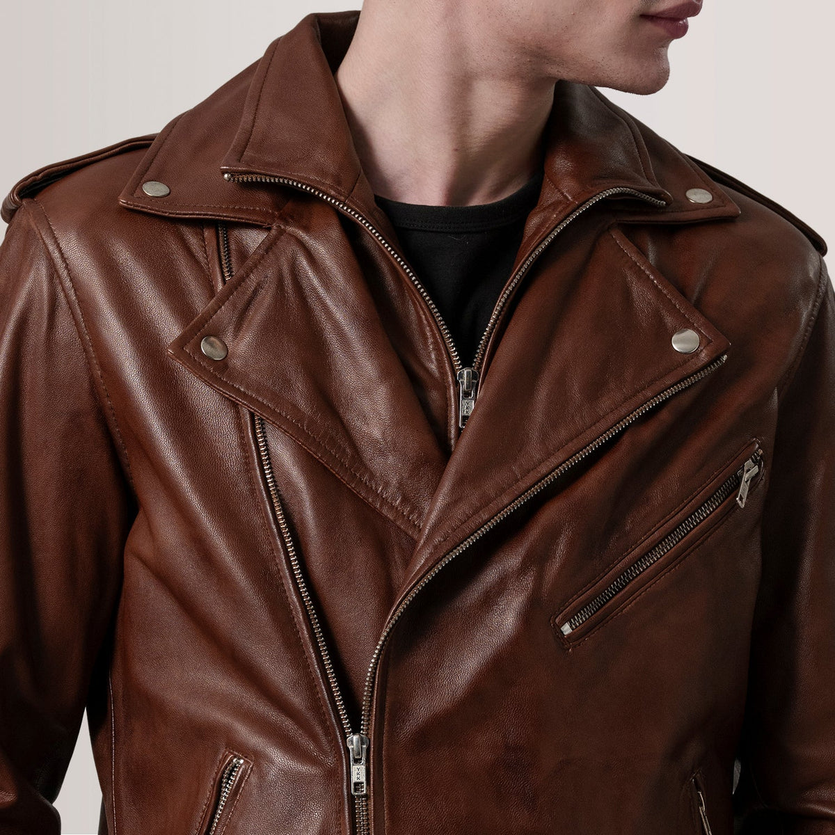 
内衬展示 Showing Quilted Polyester Lining & 内部双侧实用暗袋