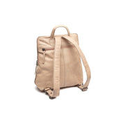 100% Full-Grain Wax Pull-Up 100% Full-Grain Leather Grain Texture &amp; Handcrafted Patina Detail