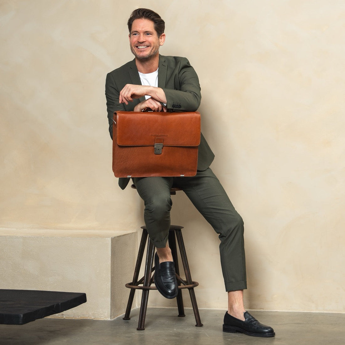 Salvatore Full-Grain Leather Briefcase 男士 – alternate product view 3