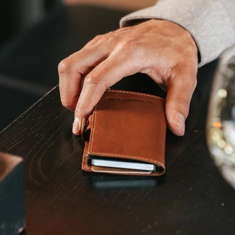 Baldwin Full-Grain Leather Card Holder 女士 – alternate product view 2