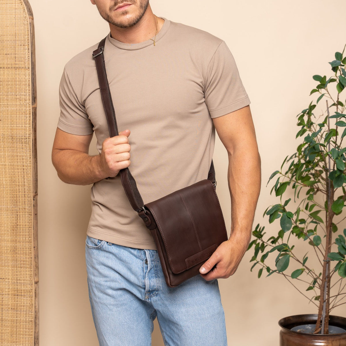 Bodin Full-Grain Leather Crossbody Bag 女士 – alternate product view 3