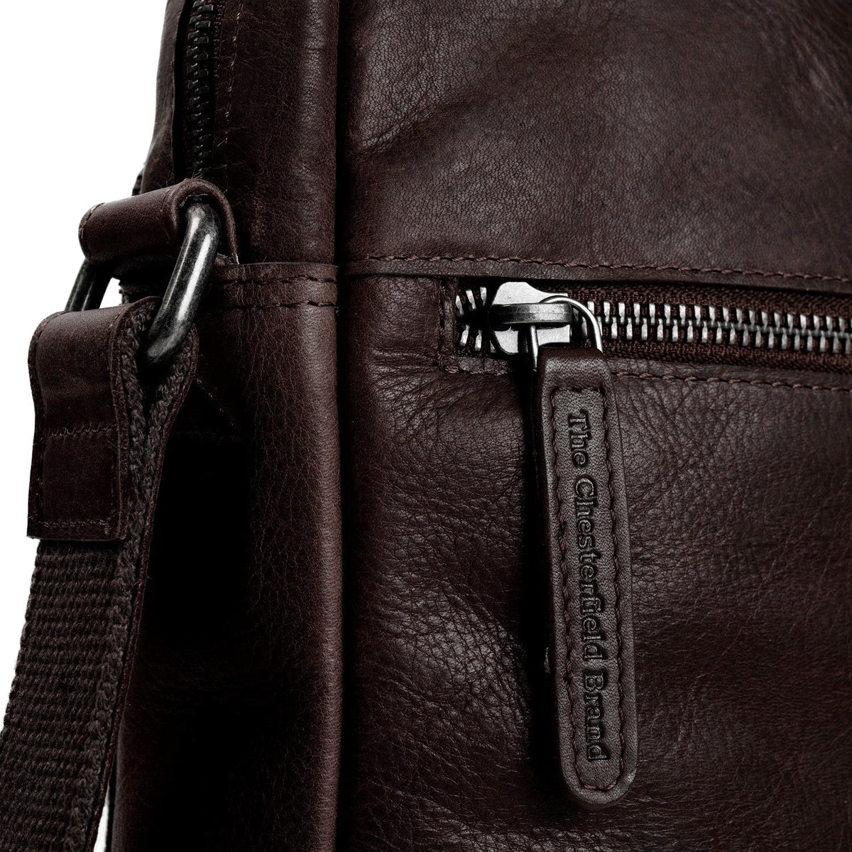 
Everyday Carry Perspective Showing Ergonomic Grab Handle & Strap Comfort