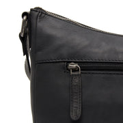 
内衬展示 Showing Dedicated Padded Laptop Sleeve & Multi-Compartment Organization