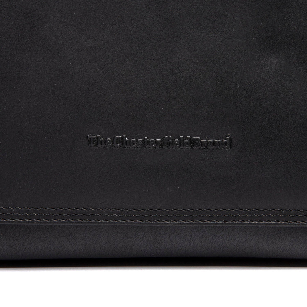 
Classic 100% Full-Grain leather Bag - 展现加固真皮背带与承重走线的背部视角