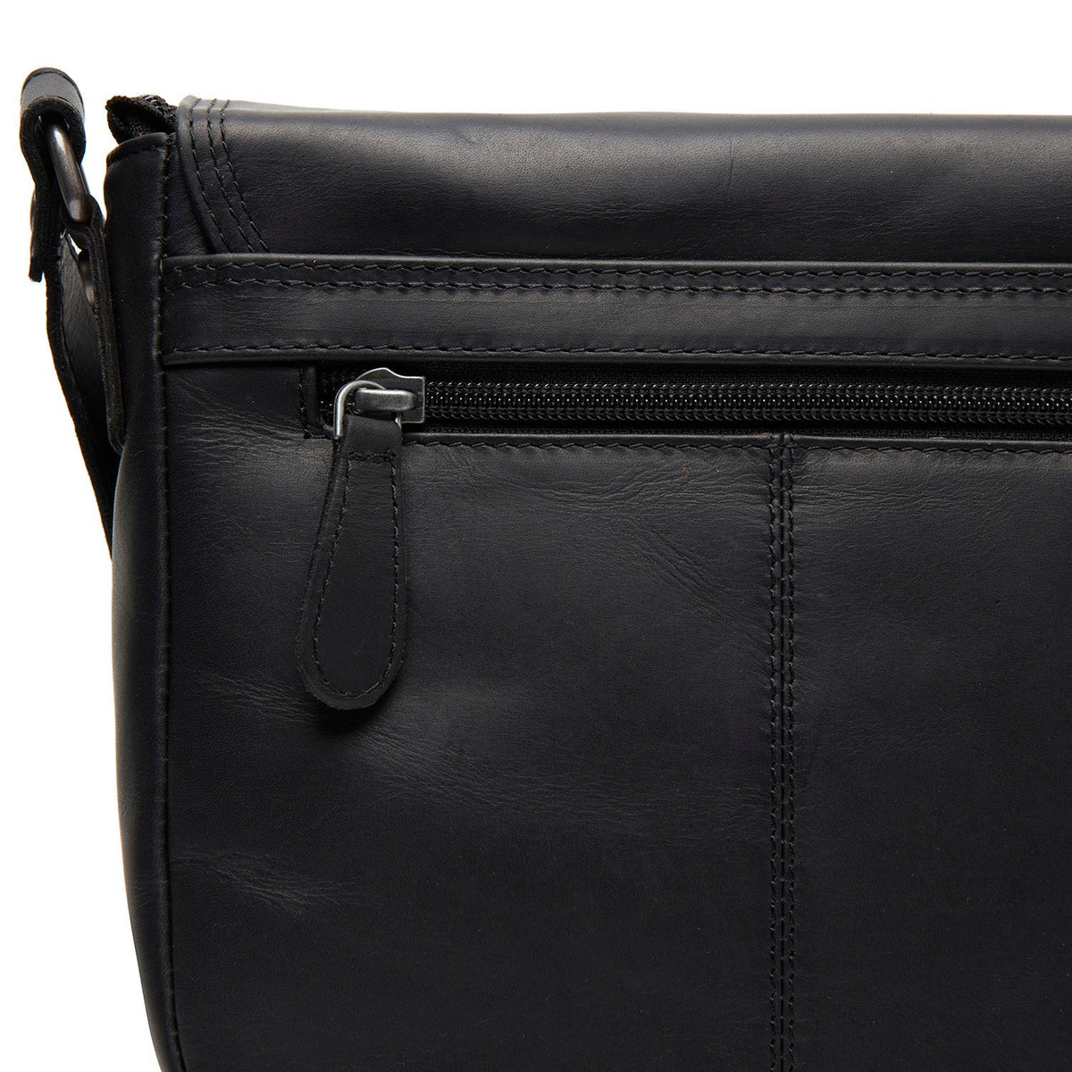 
内衬展示 Showing Dedicated Padded Laptop Sleeve & Multi-Compartment Organization