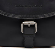 
Classic 100% Full-Grain leather Bag - 展现加固真皮背带与承重走线的背部视角