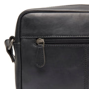 
100% Full-Grain Wax Pull-Up 100% Full-Grain Leather Grain Texture & Handcrafted Patina Detail