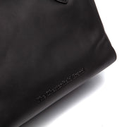 Chili Full-Grain Leather Handbag 女士 - Lateral Side Profile View Showing Sleeve Cut &amp; Athletic Taper Fit