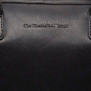 Close-Up Detail of Classic Collar &amp; Heavy-Duty Zipper Hardware on Langton Full-Grain Leather Handbag 女士