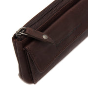 Styled Fit Perspective of Violette Full-Grain Leather Key Case 女士 on Model - Natural Daylight Drape