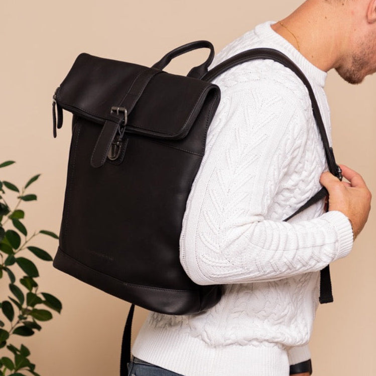 Larsson Full-Grain Leather Laptop Backpack 女士