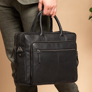 
Classic 100% Full-Grain leather Briefcase - 展现加固真皮背带与承重走线的背部视角