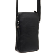 Tailored Rib Cuffs &amp; Hem Craftsmanship Construction Detail on Alesund Full-Grain Leather Phone Bag 女士