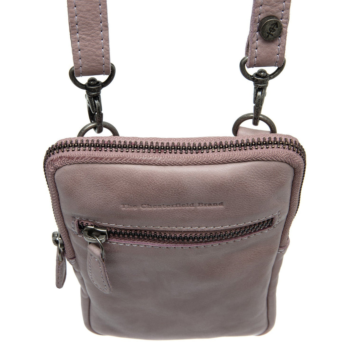 细节特写 of Classic Collar & Heavy-Duty Zipper Hardware on Salta Full-Grain Leather Phone Bag