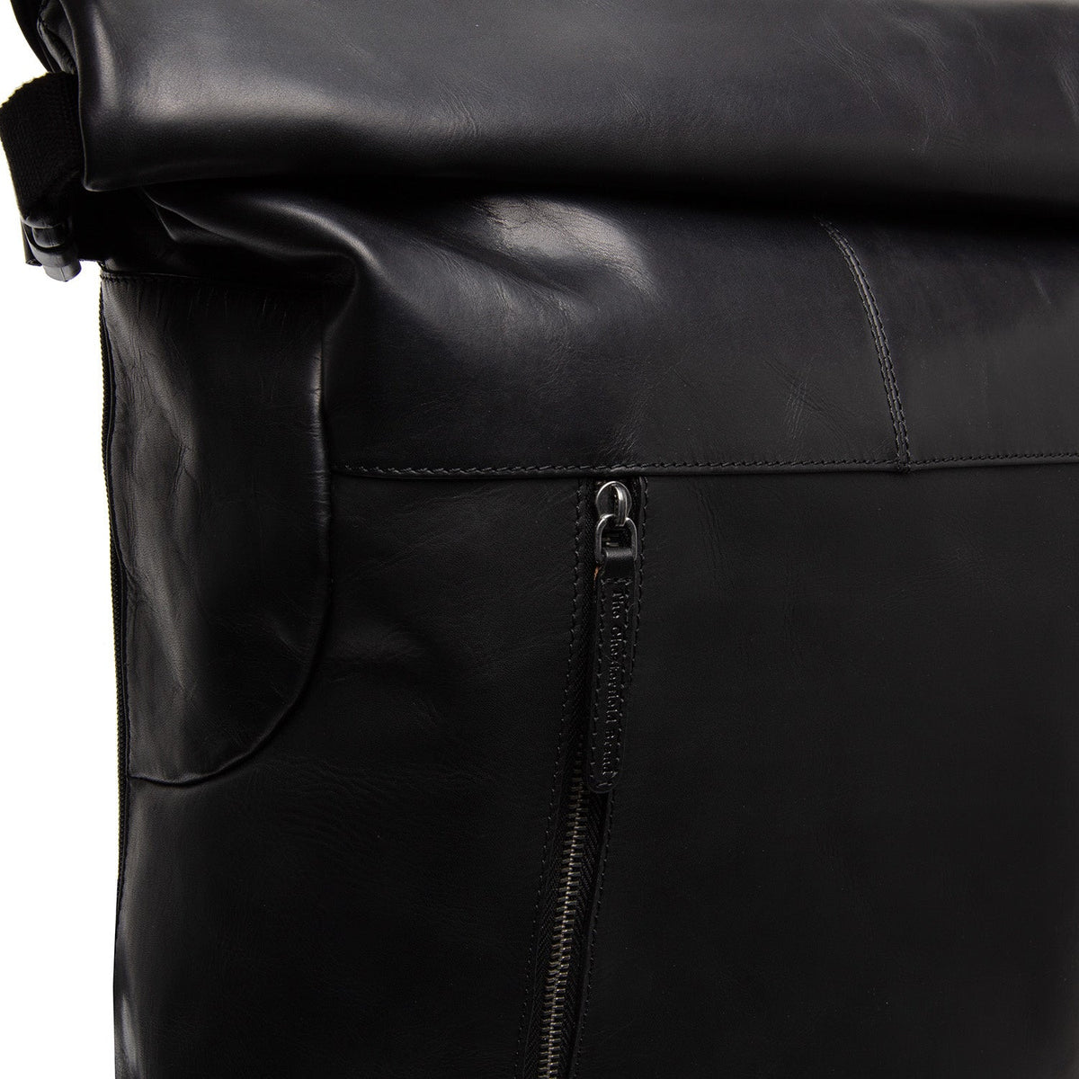 Liverpool Full-Grain Leather Roll-top Backpack 女士 - Structured Side Profile Showing Gusset Depth &amp; Expansion Capacity