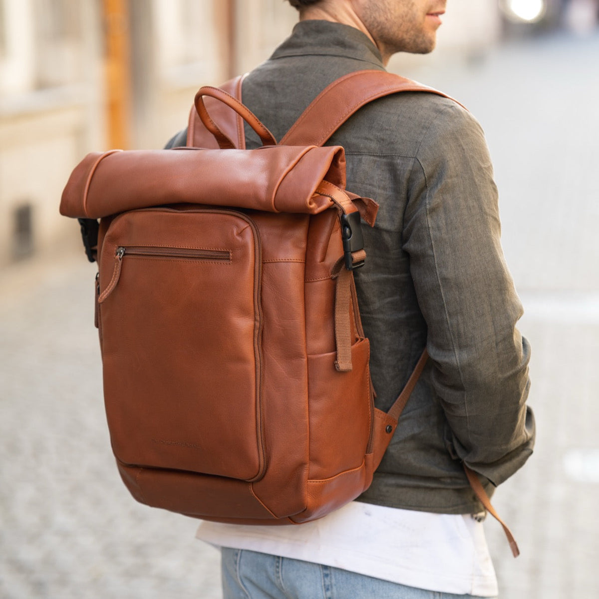 Remo Full-Grain Leather Roll-top Backpack 女士 – alternate product view 2