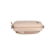 
100% Full-Grain Wax Pull-Up 100% Full-Grain Leather Grain Texture & Handcrafted Patina Detail