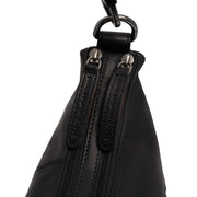 
Classic 100% Full-Grain leather Bag - 展现加固真皮背带与承重走线的背部视角