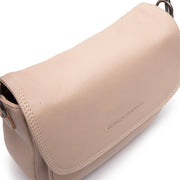 Solid Antique Brass Hardware &amp; Heavy-Duty Dual Zipper Detail on Miloa Full-Grain Leather Shoulder Bag 女士