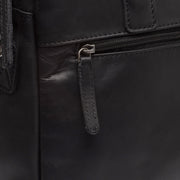 
内衬展示 Showing Dedicated Padded Laptop Sleeve & Multi-Compartment Organization