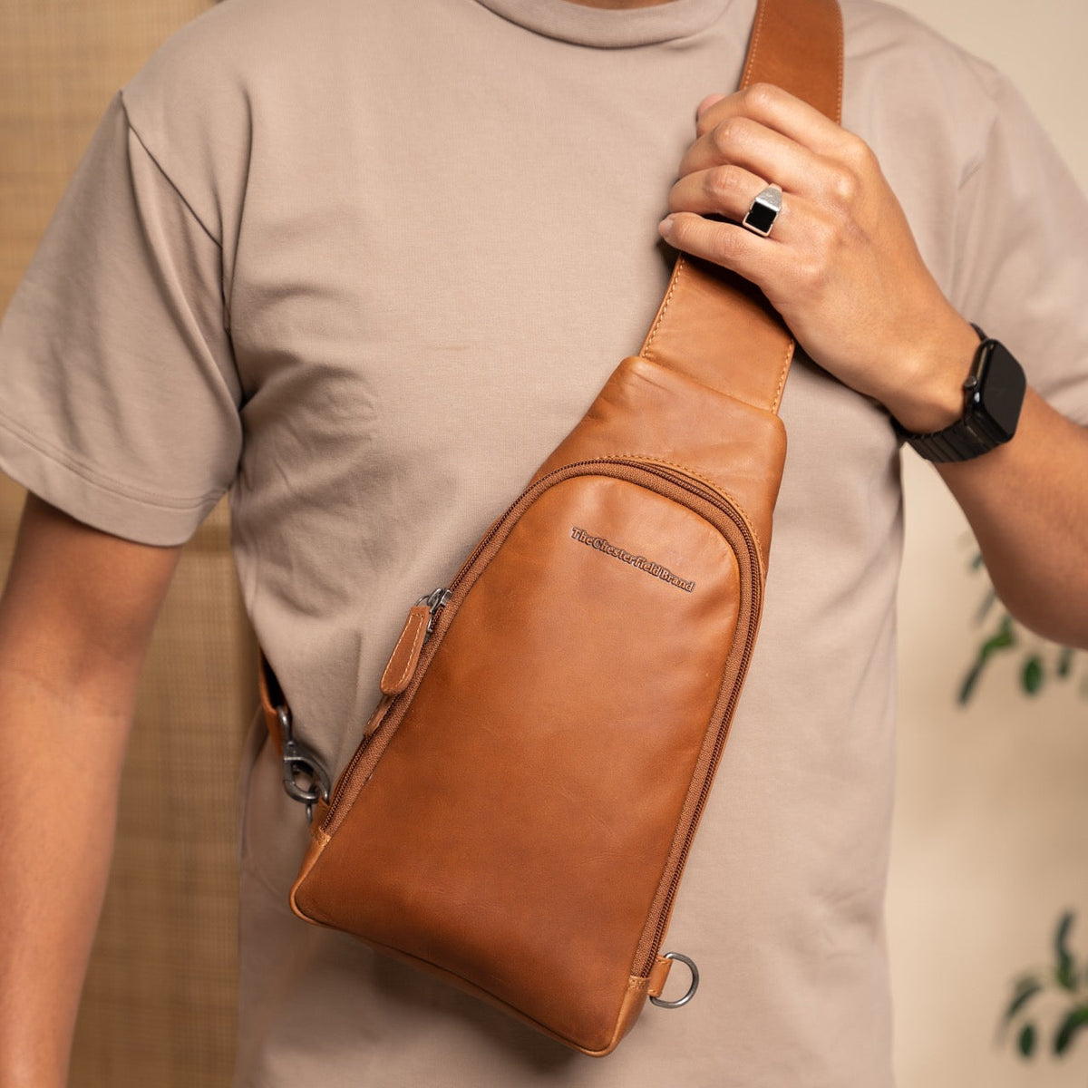 Leather Sling Bag Bowey 女士 – alternate product view 3