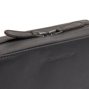 Leather Tech-Organizer Ardan 女士 - Lateral Side Profile View Showing Sleeve Cut &amp; Athletic Taper Fit