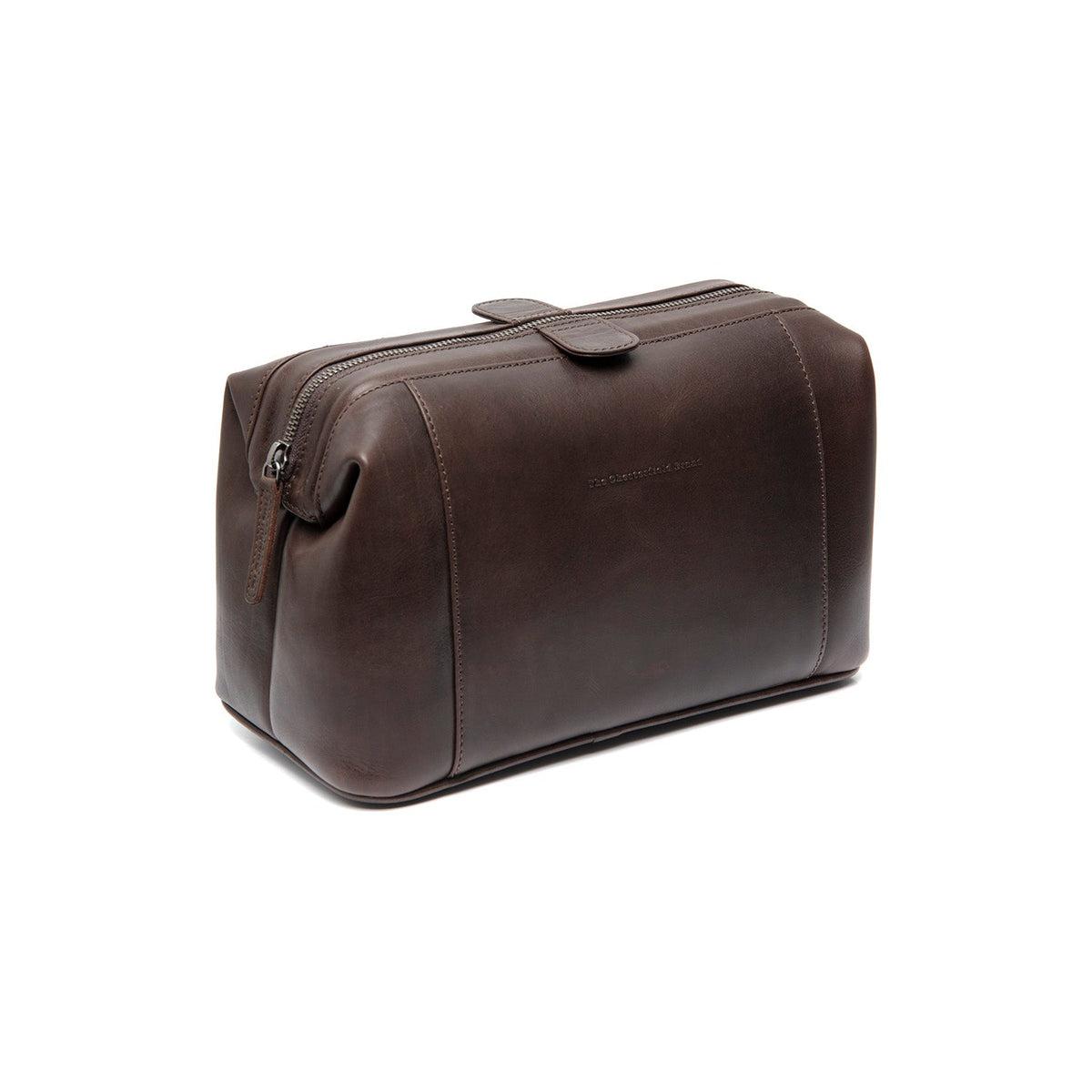 Styled Fit Perspective of Biassa Full-Grain Leather Toiletry Bag 女士 on Model - Natural Daylight Drape