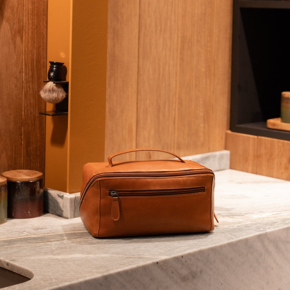 Elmia Full-Grain Leather Toiletry Bag 女士 – alternate product view 3