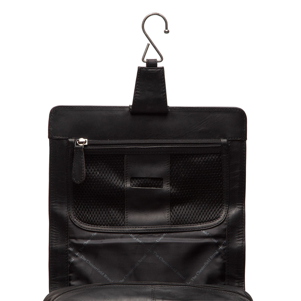Close-Up Detail of Classic Collar &amp; Heavy-Duty Zipper Hardware on Rosario Full-Grain Leather Toiletry Bag 女士