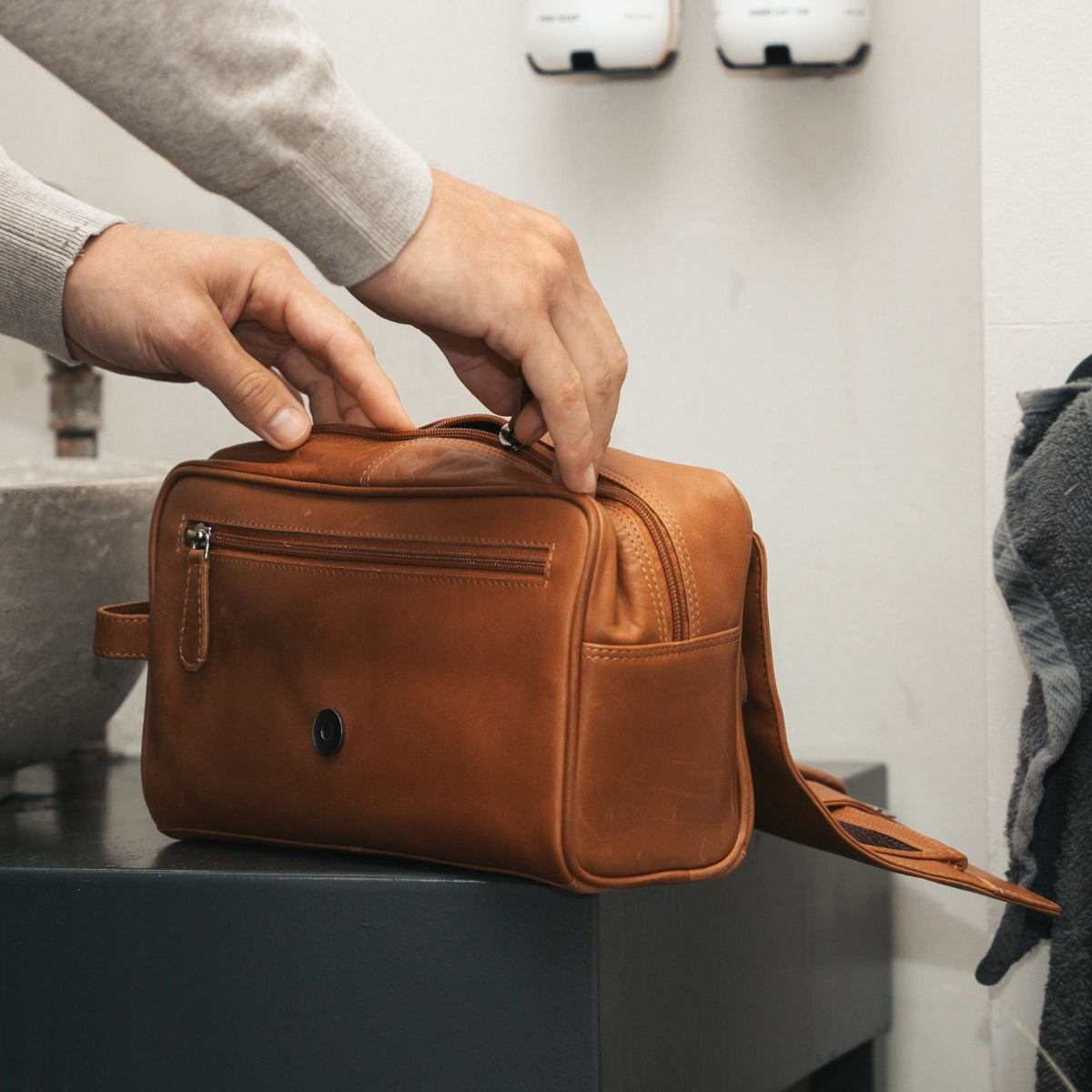 Rosario Full-Grain Leather Toiletry Bag 女士 – alternate product view 3