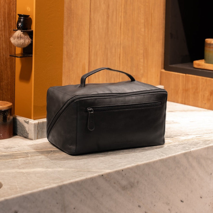 Trevia Full-Grain Leather Toiletry Bag 女士