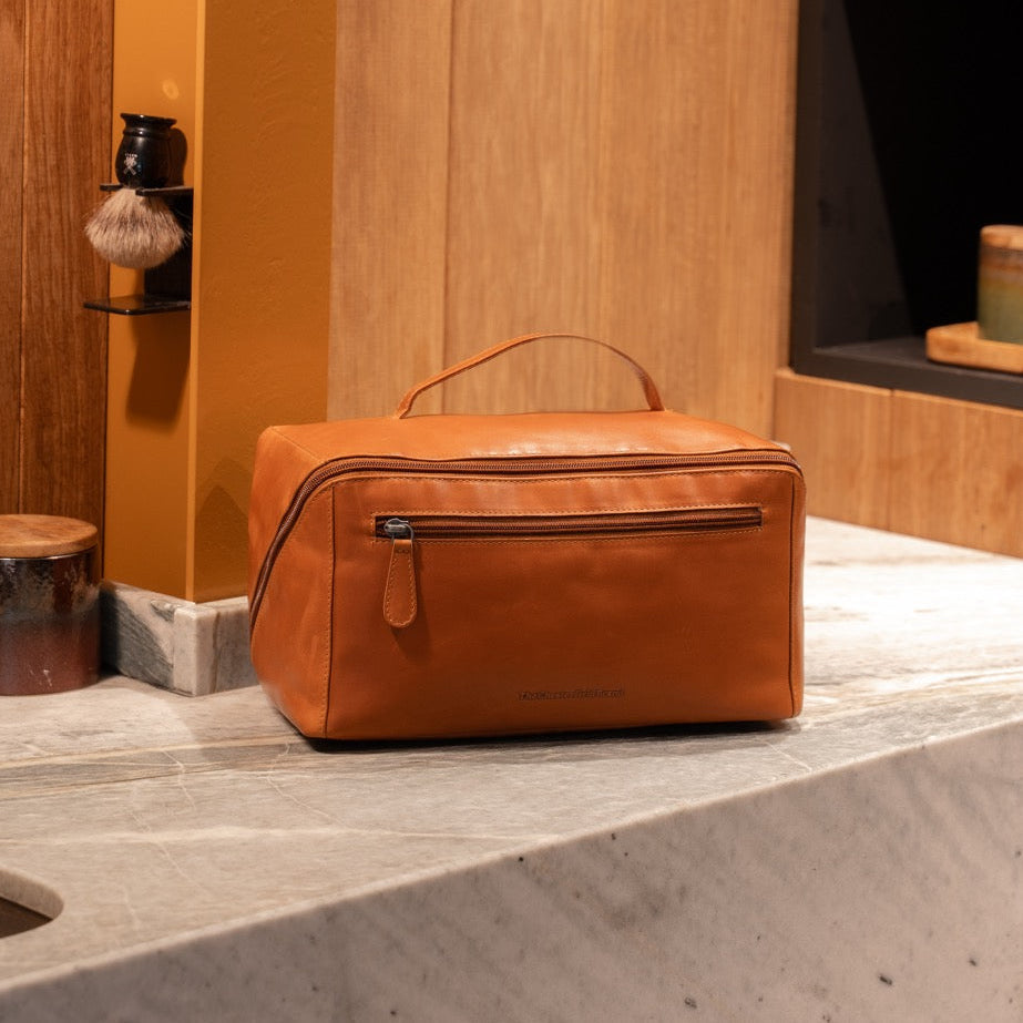 Trevia Full-Grain Leather Toiletry Bag 女士 – alternate product view 2