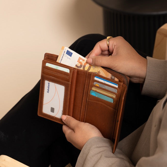Ascot Full-Grain Leather Wallet 女士 – alternate product view 3
