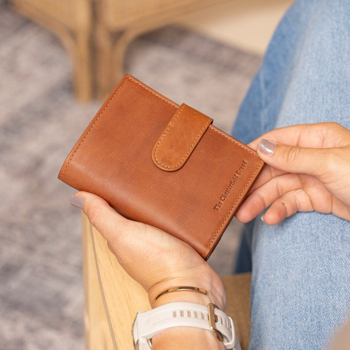 Ruby Full-Grain Leather Wallet 女士 – alternate product view 2