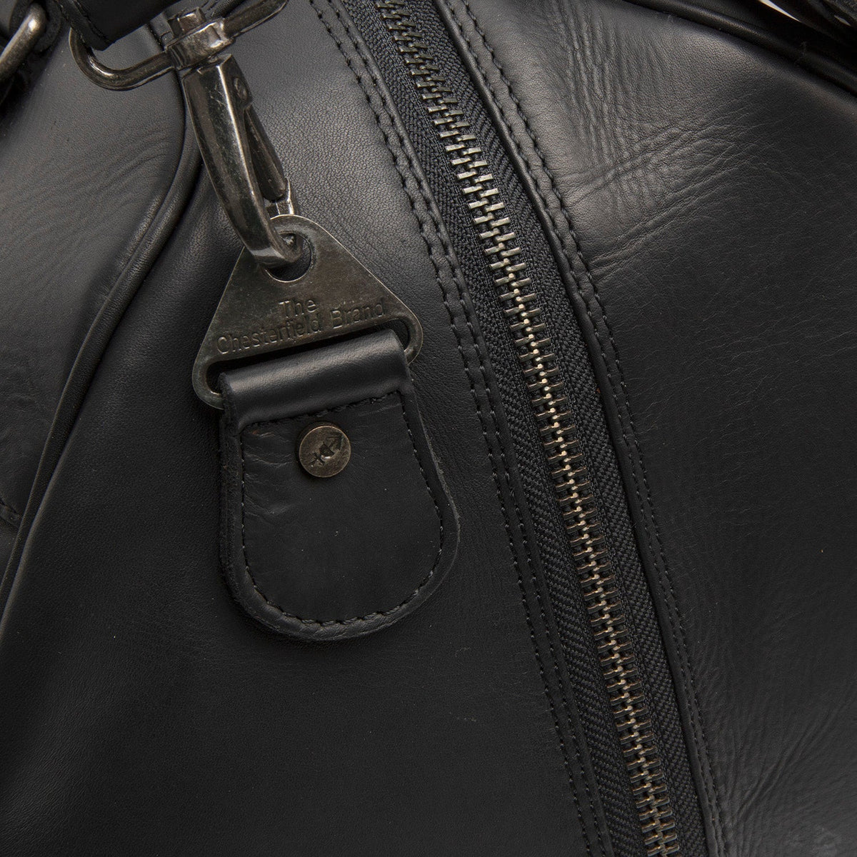 Volenza Full-Grain Leather Weekender Bag 女士 - Structured Side Profile Showing Gusset Depth &amp; Expansion Capacity