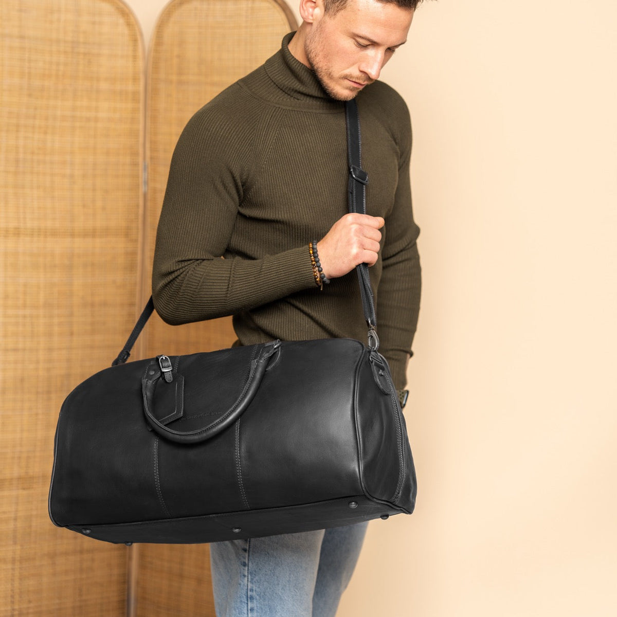 William Full-Grain Leather Weekender Bag 女士 - Structured Side Profile Showing Gusset Depth &amp; Expansion Capacity