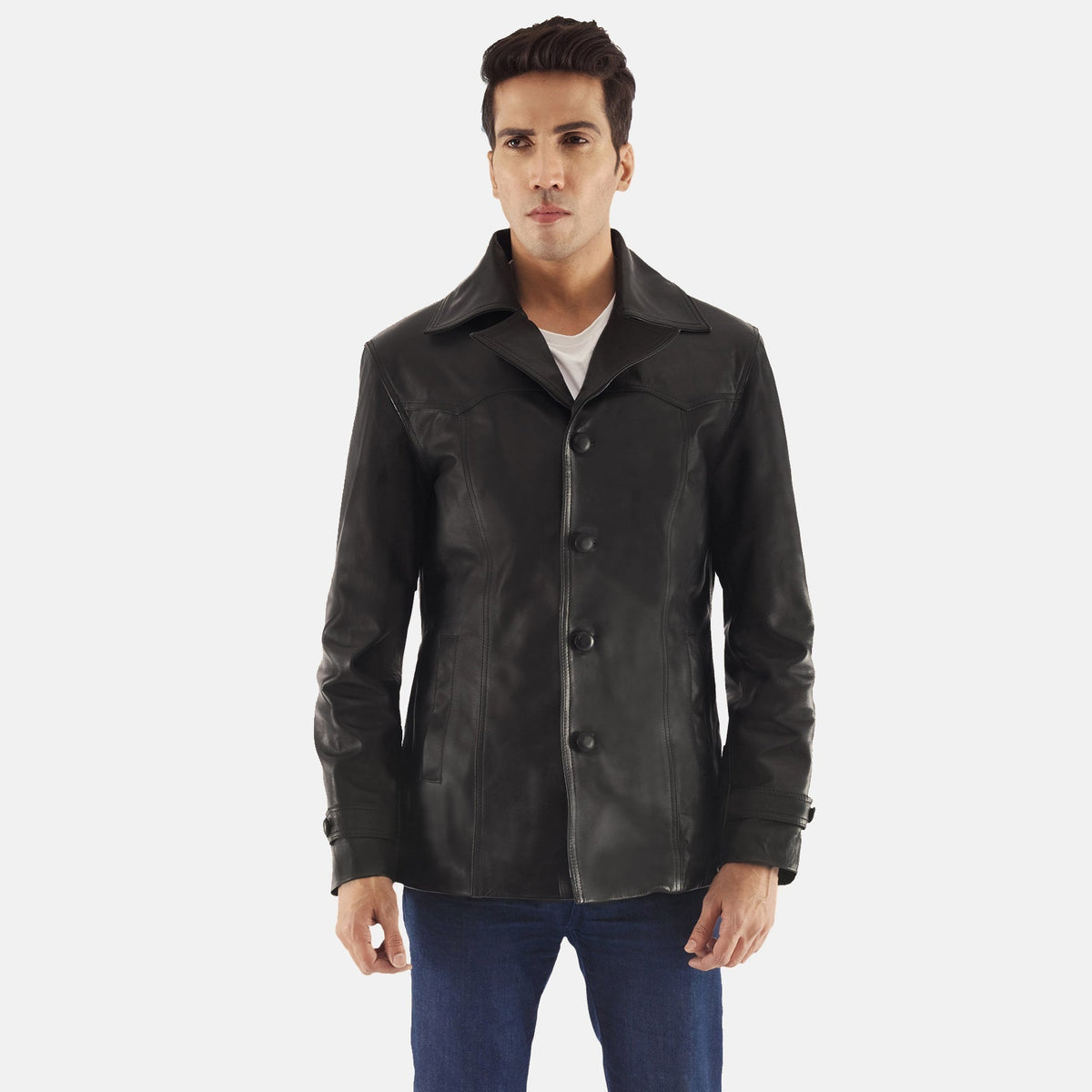 
Leo 经典黑 真皮大衣 男士 in Black Cowhide Leather - 正面版型与定制立体剪裁轮廓 | 官方商城选购