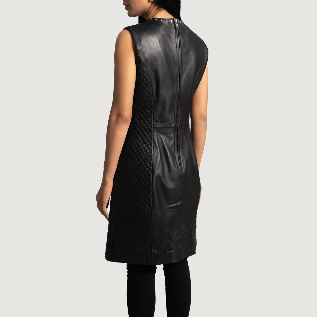 Women's Luxe 黑色 Leather Dress 女士 - Lateral Side Profile View Showing Sleeve Cut &amp; Athletic Taper Fit