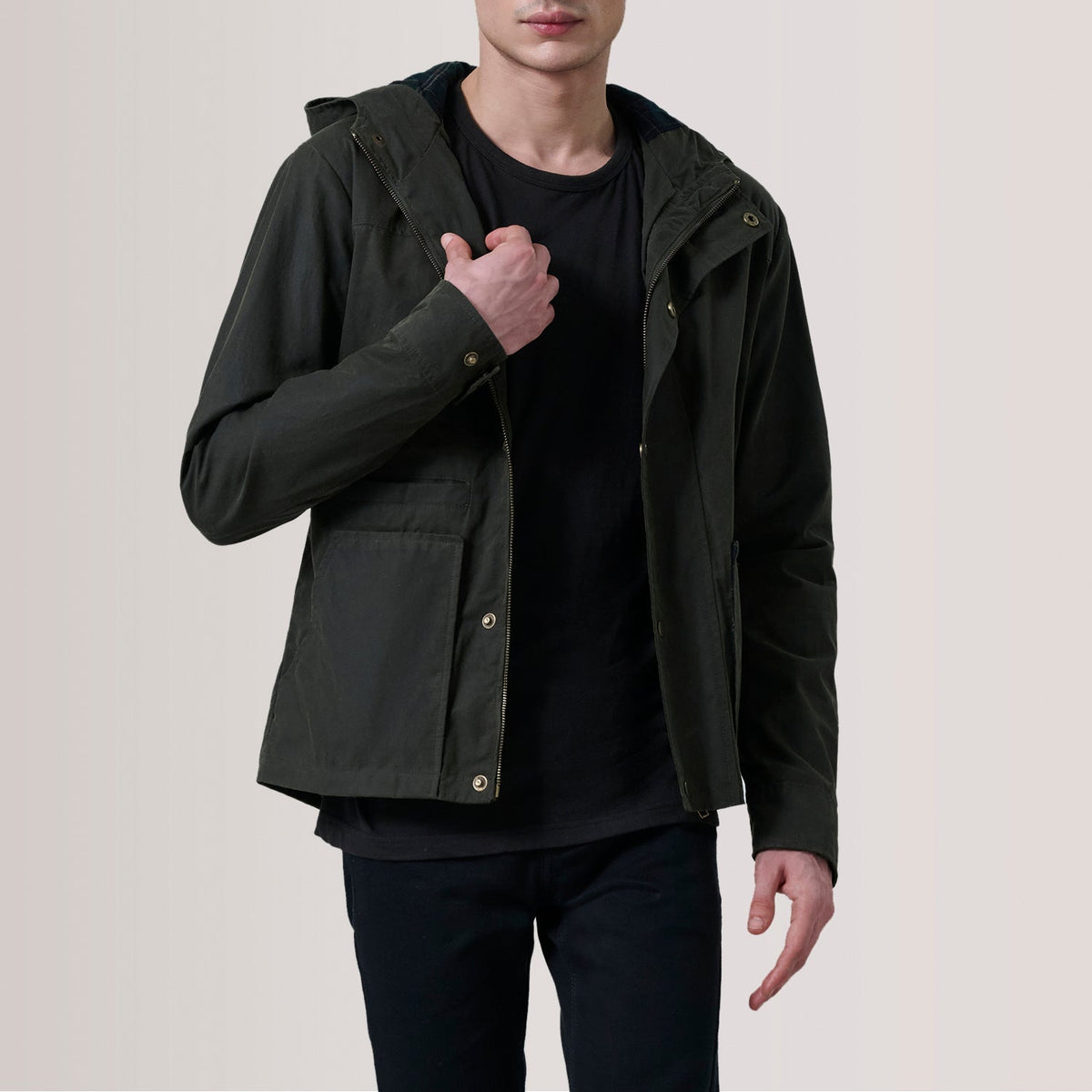 Marlo Olive Canvas Hooded Work 真皮夹克 男士 For Men in Olive Waxed Cotton Canvas - Front Profile View &amp; Tailored Silhouette | Buy Online
