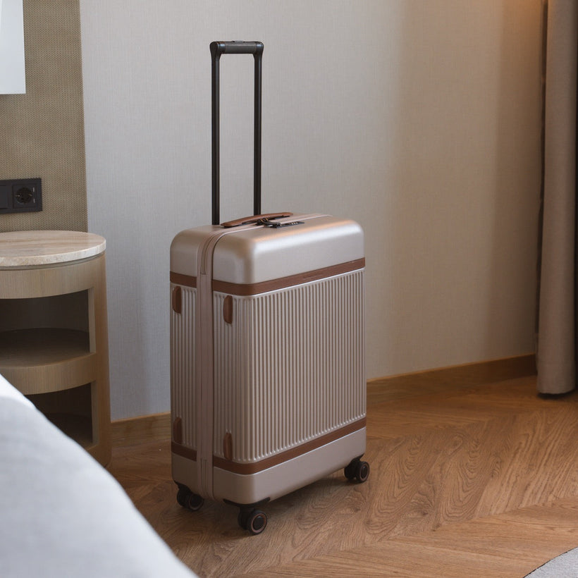 Medium Suitcase Zuna 女士