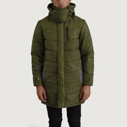 
细节特写 of Classic Collar & Zipper With Snap Button Placket Hardware on Moore 墨绿色 Hooded Parka 男士