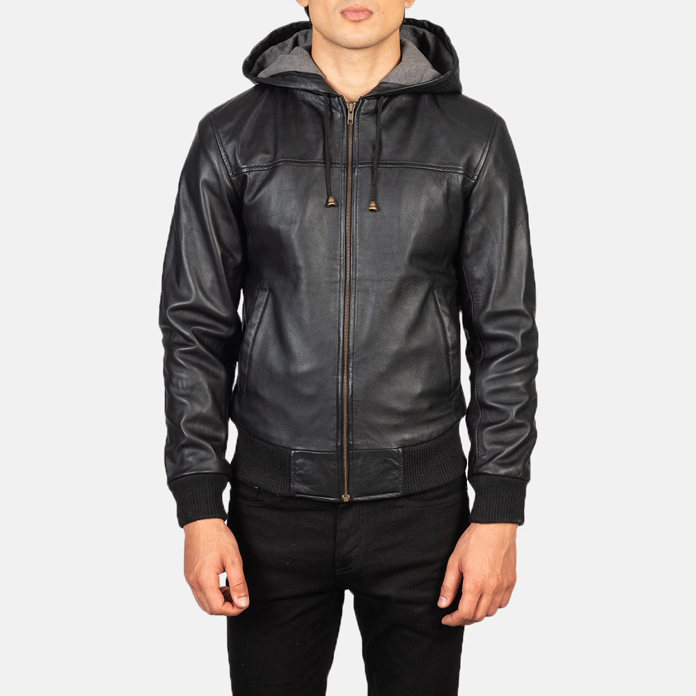 
细节特写 of Hooded & Zipper Hardware on Nintenzo Black Hooded Leather Jacket
