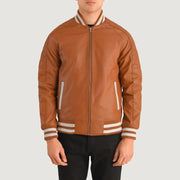 Close-Up Detail of Varsity collar &amp; Zipper Hardware on Pascal 浅褐色 棕色 Leather Varsity 真皮夹克 男士