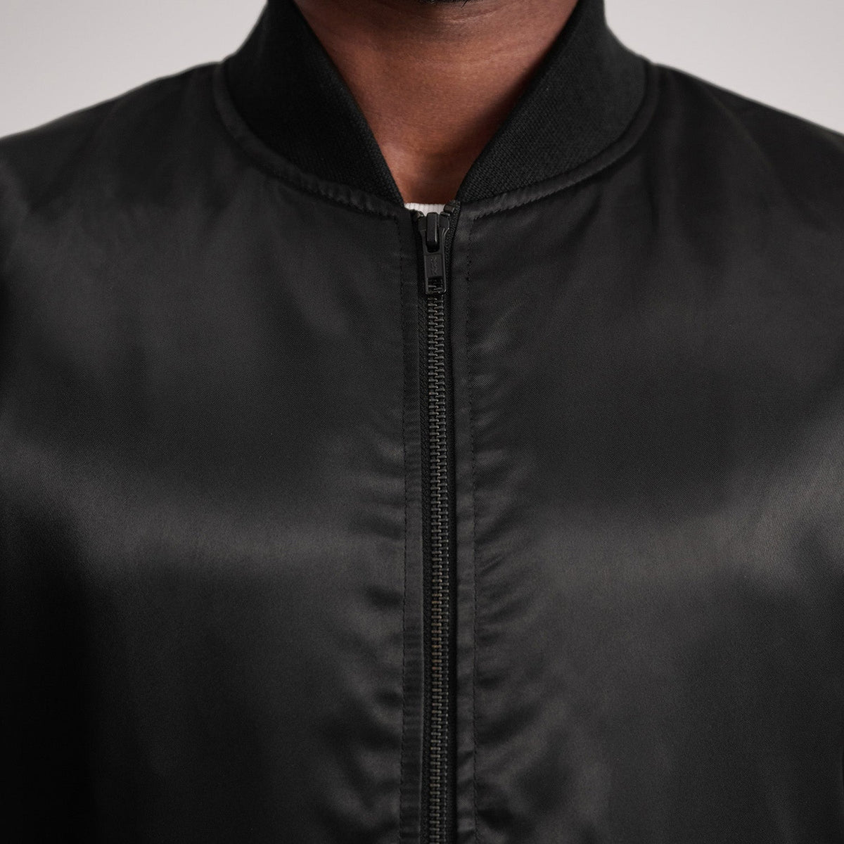 
内衬展示 Showing Polyester Lining & 内部双侧实用暗袋