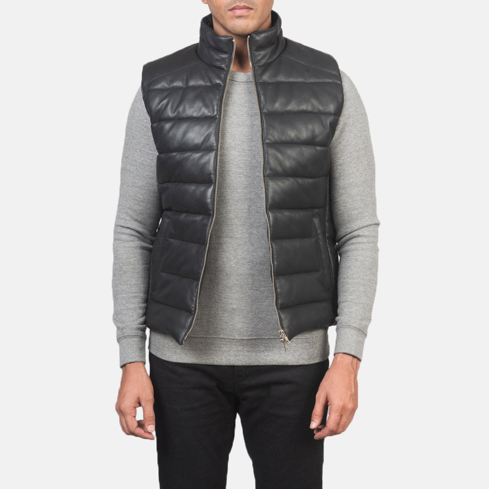 
Reeves 经典黑 Leather 保暖羽绒夹棉马甲 男士 in Black Sheepskin Leather - 正面版型与定制立体剪裁轮廓 | 官方商城选购
