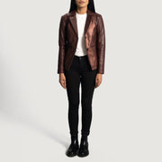 Close-Up Detail of Notch &amp; Button Hardware on Women's Ruby Metallic Maroon 真皮西装外套 女士