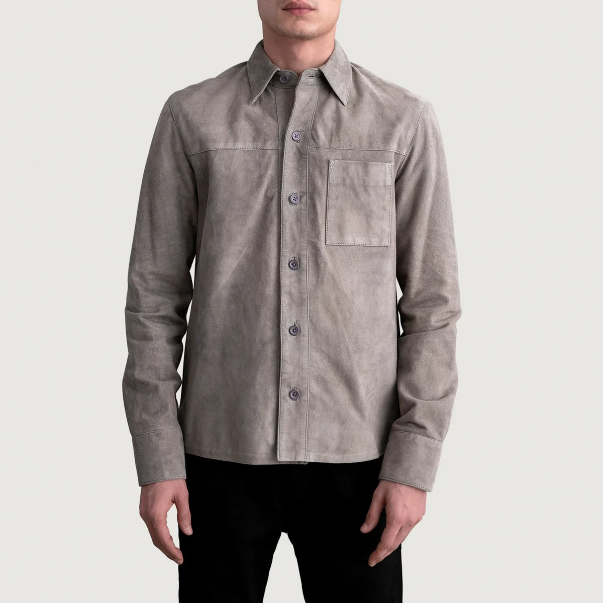 
Scout Grey Suede Leather Shirt 男士 男士 - 展现立体袖型与合身版型的侧身视角