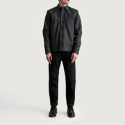 
细节特写 of Shirt & Buttons Hardware on Scout Tumbled 经典黑 Leather Shirt 男士